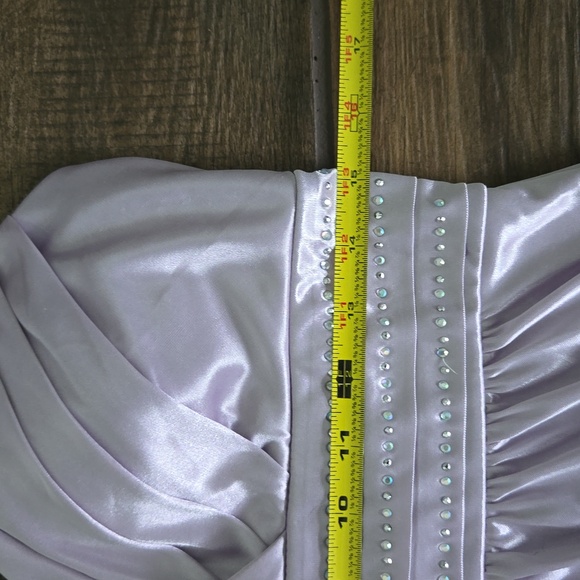 Dress - Picture 8 of 10